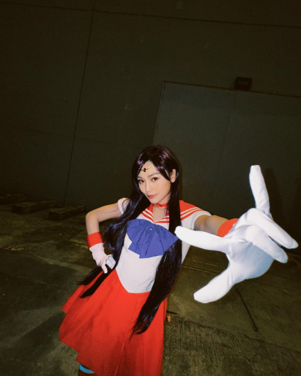 《愛回家》30歲小花遊越南富國島狂晒靚相!螢光粉色泳衣露事業線!