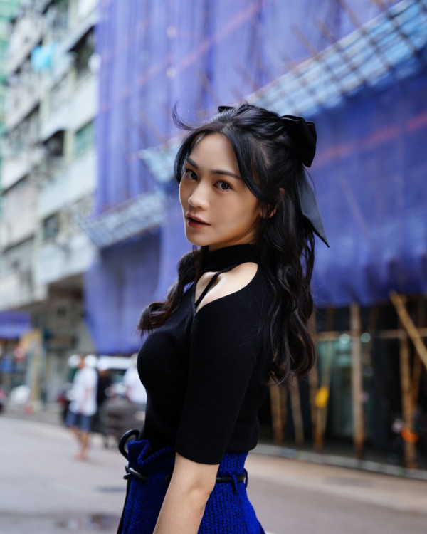 《愛回家》30歲小花遊越南富國島狂晒靚相!螢光粉色泳衣露事業線!