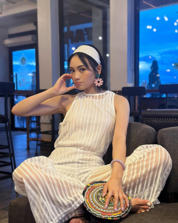 《愛回家》30歲小花遊越南富國島狂晒靚相!螢光粉色泳衣露事業線!