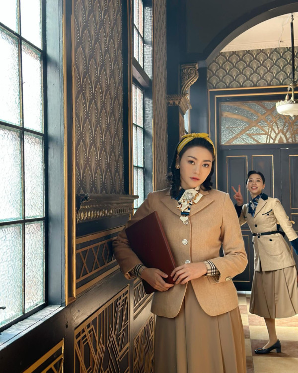 《愛回家》30歲小花遊越南富國島狂晒靚相!螢光粉色泳衣露事業線!