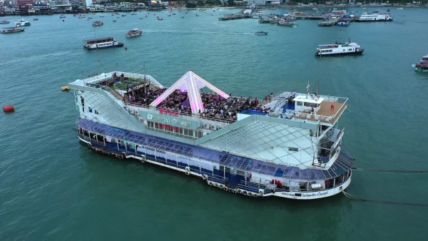 陳瀅與男性密友同遊沖繩 曬頭貼頭合照惹新戀情疑雲 