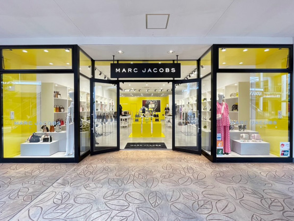 MARC JACOBS（圖片來源：Facebook@三井アウトレットパーク 入間）