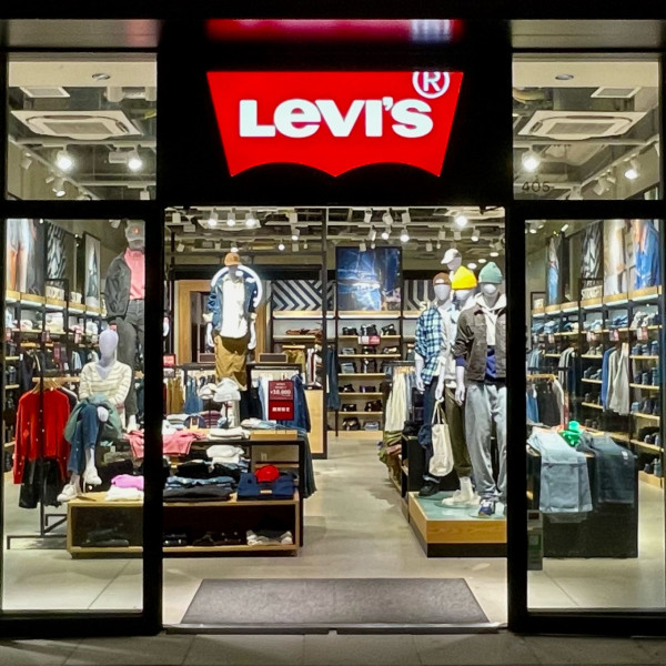 Levi's（圖片來源：Facebook@ふかや花園プレミアム・アウトレット）