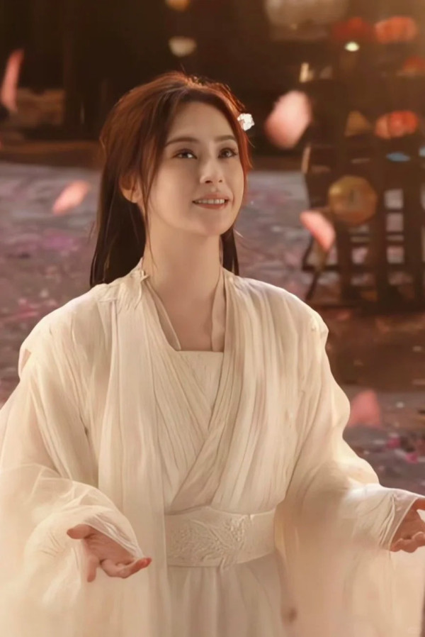 阿嬌內地拍劇最新古裝造型曝光！獲讚「最美人母」眼神有戲！ 