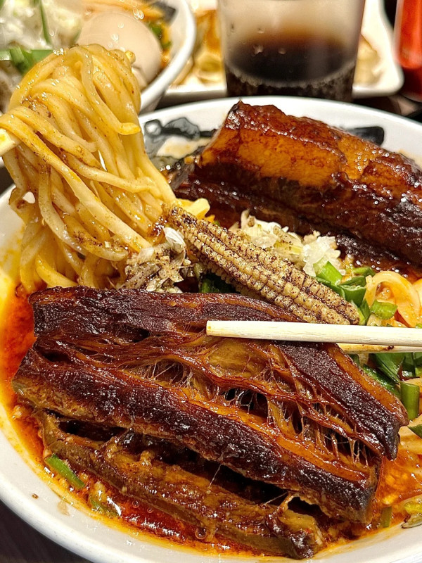 小紅書湧現新移民香港做「炒散」怪象！搵現金出糧 網民嘲：港人要失業 