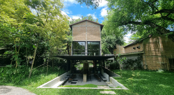 清邁高CP值住宿人均每晚7起!60年歷史煙廠變身度假村 設玻璃屋café/茶館/Spa