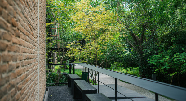 清邁高CP值住宿人均每晚7起!60年歷史煙廠變身度假村 設玻璃屋café/茶館/Spa