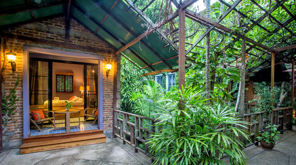 清邁高CP值住宿人均每晚7起!60年歷史煙廠變身度假村 設玻璃屋café/茶館/Spa