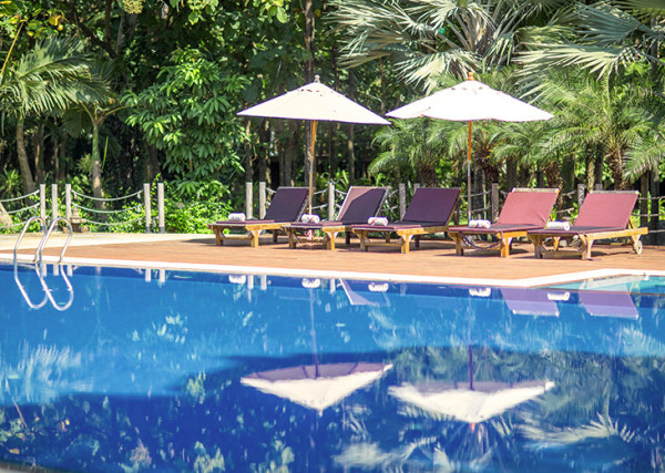 清邁高CP值住宿人均每晚7起!60年歷史煙廠變身度假村 設玻璃屋café/茶館/Spa