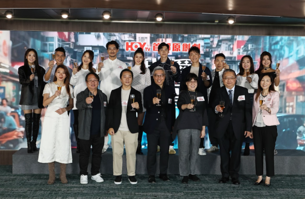 岑麗香澳門自拍大曬少女肌! 兩孩之母保養得宜 網友問:妳讀中幾?