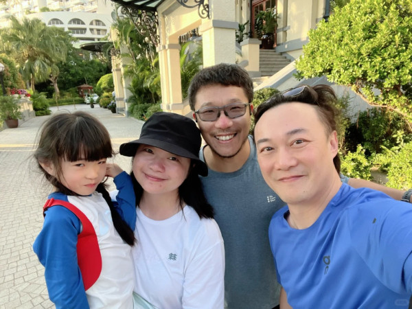 食海底撈巧遇Angelababy 親民舉V合照 意外曝35歲真實容貌 