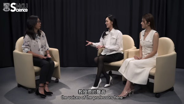 馮盈盈莊子璇晒超流利英文