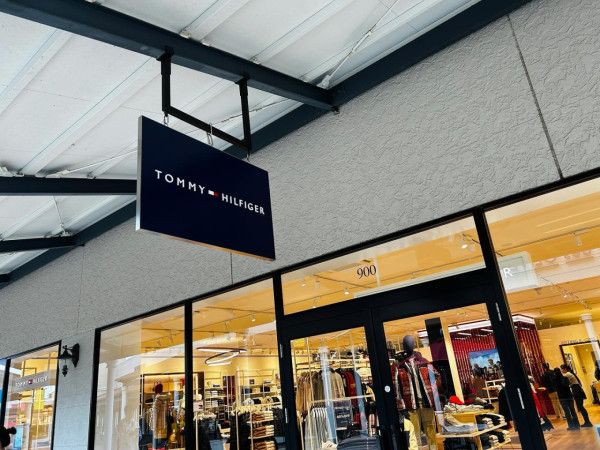 Tommy Hilfiger（圖片來源：Facebook@神戸三田プレミアム・アウトレット）