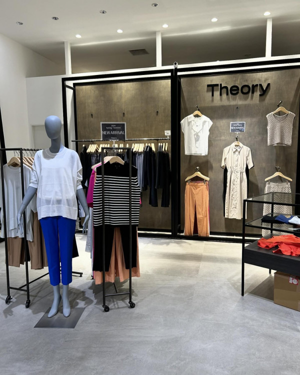 Theory（圖片來源：Facebook@神戸三田プレミアム・アウトレット）