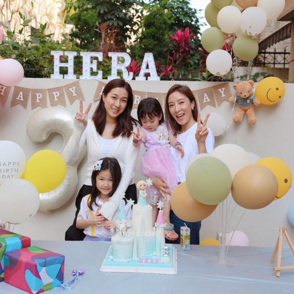 40歲鍾嘉欣帶家人遊越南 素顏打扮仍引人圍觀 仔女美貌成焦點