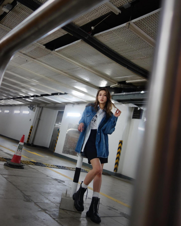 鍾嘉欣帶仔囡坐郵輪旅行！7歲大囡女大十八變！眼大臉尖極靚女！ 