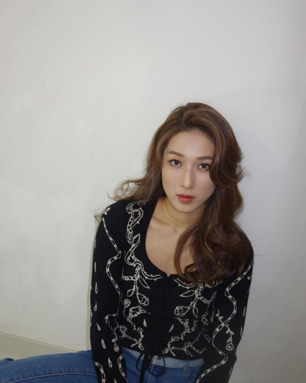 鍾嘉欣帶仔囡坐郵輪旅行！7歲大囡女大十八變！眼大臉尖極靚女！ 