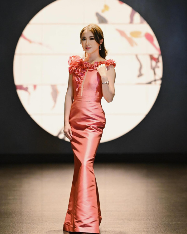 前TVB咪神張秀文婚後神隱 激罕po近況！坐頭等飛杜拜曬貴婦生活 