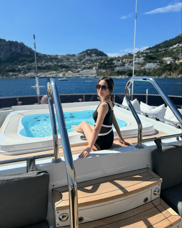 前TVB咪神張秀文婚後神隱 激罕po近況！坐頭等飛杜拜曬貴婦生活 