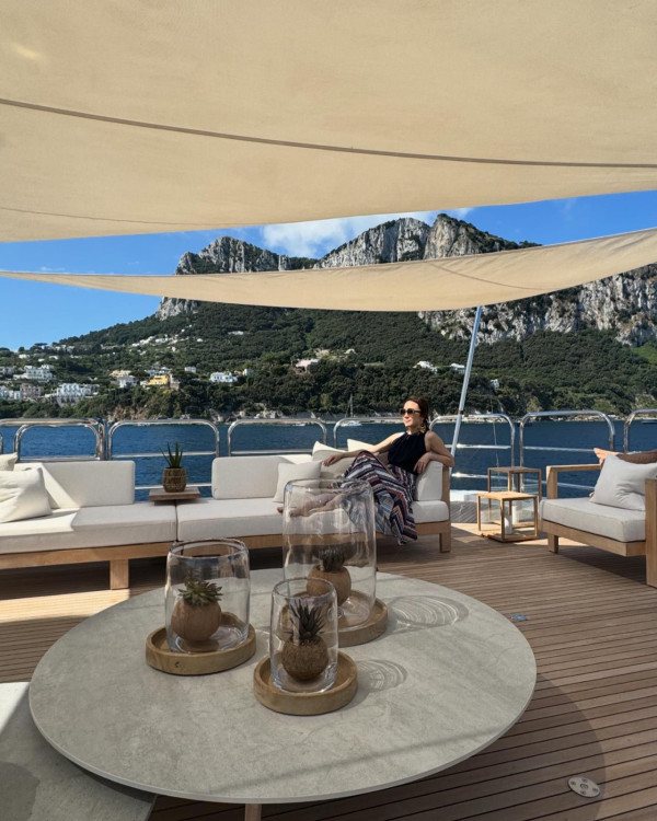 前TVB咪神張秀文婚後神隱 激罕po近況！坐頭等飛杜拜曬貴婦生活 