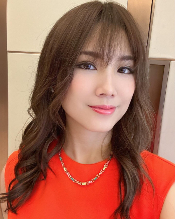 前TVB咪神張秀文婚後神隱 激罕po近況！坐頭等飛杜拜曬貴婦生活 