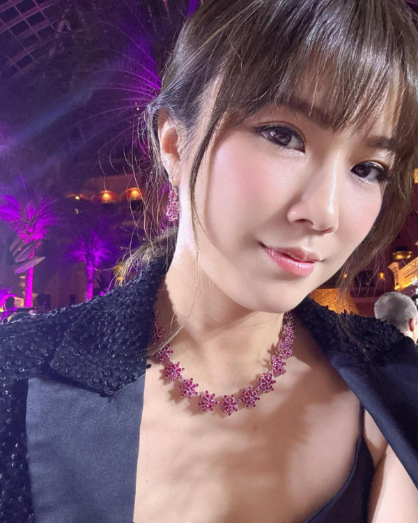 前TVB咪神張秀文婚後神隱 激罕po近況！坐頭等飛杜拜曬貴婦生活 