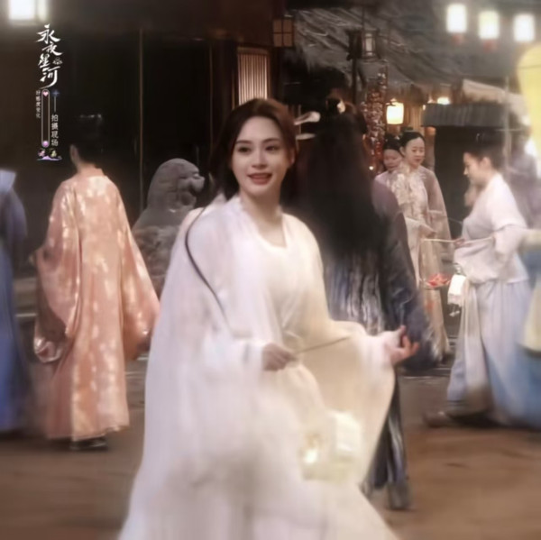 阿嬌內地拍劇最新古裝造型曝光！獲讚「最美人母」眼神有戲！ 