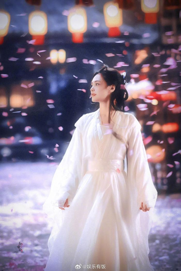 阿嬌內地拍劇最新古裝造型曝光！獲讚「最美人母」眼神有戲！ 