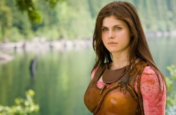 《加州大地震》荷里活性感女星Alexandra Daddario分享產後六天照片 全網被震驚:美呆了/看起來完全不像生過