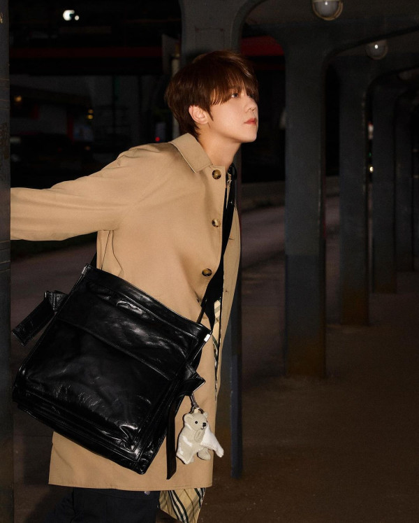 姜濤8號風球下現身機場貴賓室 被網友野生捕獲!惹大批姜糖羨慕