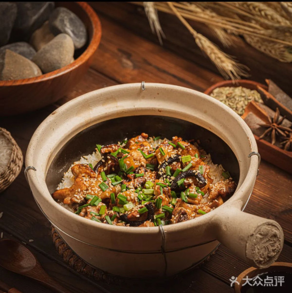 咬金•煲仔皇(圖片來源:大眾點評) 咬金•煲仔皇(圖片來源:大眾點評)