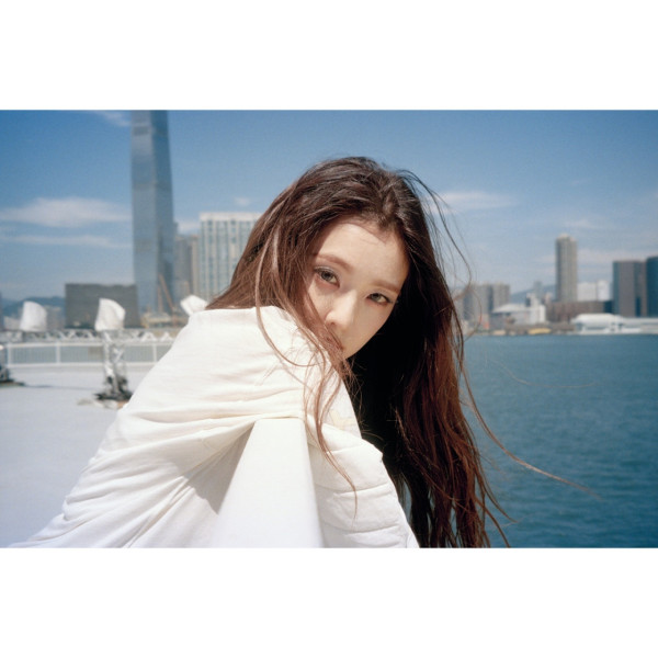 「最美星二代」與大馬公主街頭做善事 短裙打扮低調星味甚濃 參觀王宮/同遊吉隆坡 