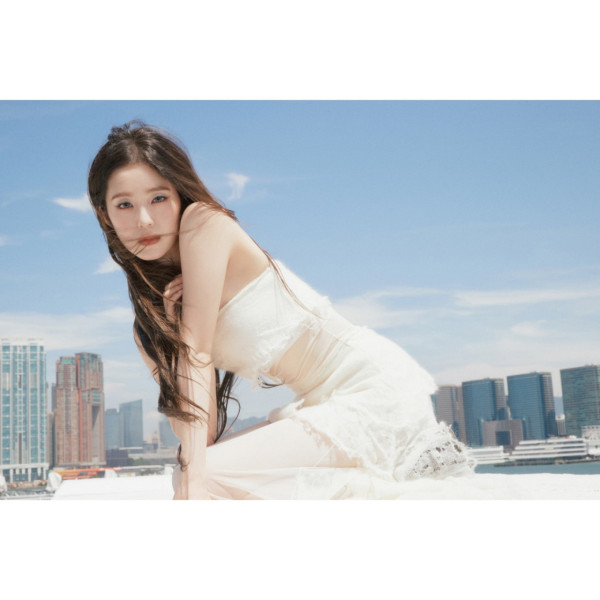 「最美星二代」與大馬公主街頭做善事 短裙打扮低調星味甚濃 參觀王宮/同遊吉隆坡 