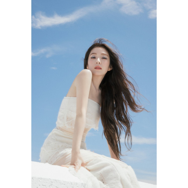 「最美星二代」與大馬公主街頭做善事 短裙打扮低調星味甚濃 參觀王宮/同遊吉隆坡 