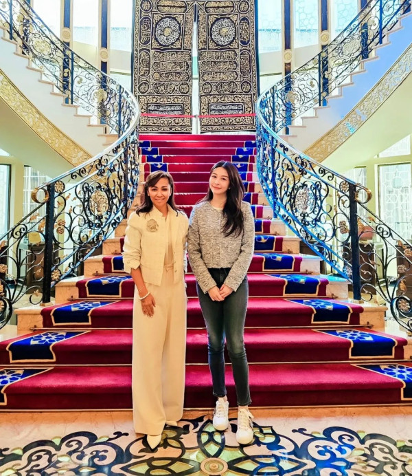 張智霖袁詠儀全家日本過聖誕 魔童暴風成長 網民激讚帥度不輸爸爸 