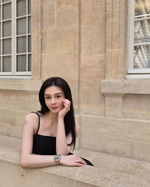 張智霖袁詠儀全家日本過聖誕 魔童暴風成長 網民激讚帥度不輸爸爸 