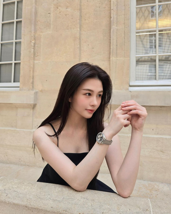 張智霖袁詠儀全家日本過聖誕 魔童暴風成長 網民激讚帥度不輸爸爸 