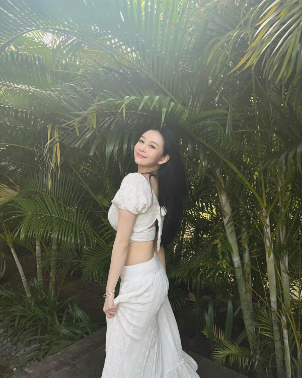 張智霖袁詠儀全家日本過聖誕 魔童暴風成長 網民激讚帥度不輸爸爸 