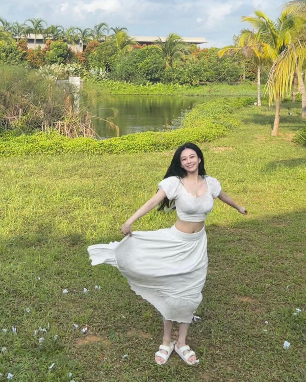 張智霖袁詠儀全家日本過聖誕 魔童暴風成長 網民激讚帥度不輸爸爸 