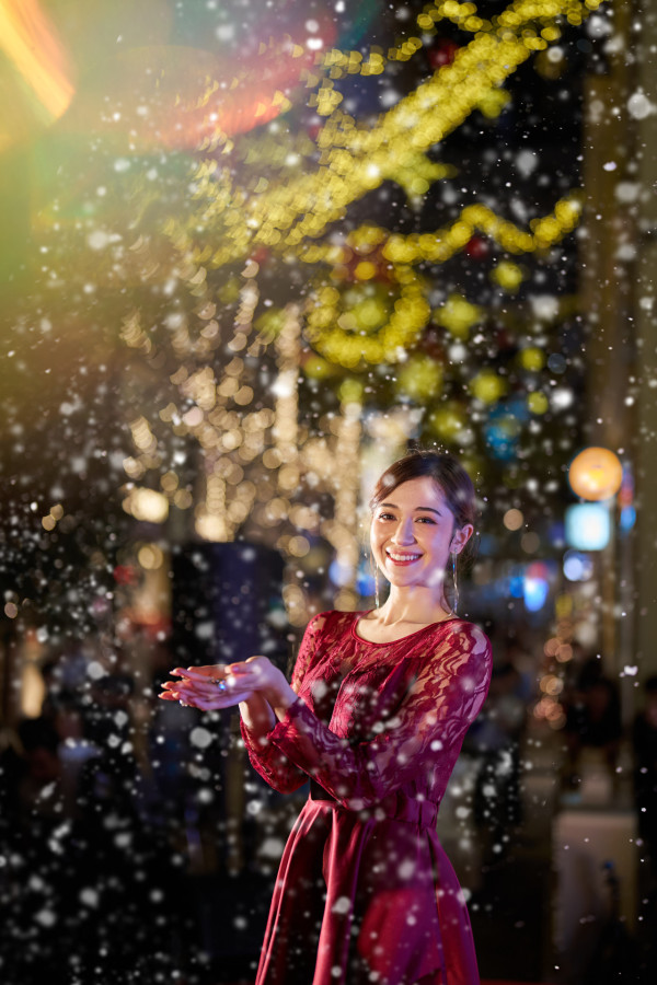 利東街將逢星期五、六、日、公眾假期及除夕舉辦超過 50 場「聖誕飄雪匯演」。