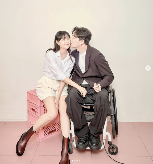 女粉絲遇「王嘉爾Jackson」網上情緣！3大高招兩個月騙500萬！謊稱要錢修理飛機 