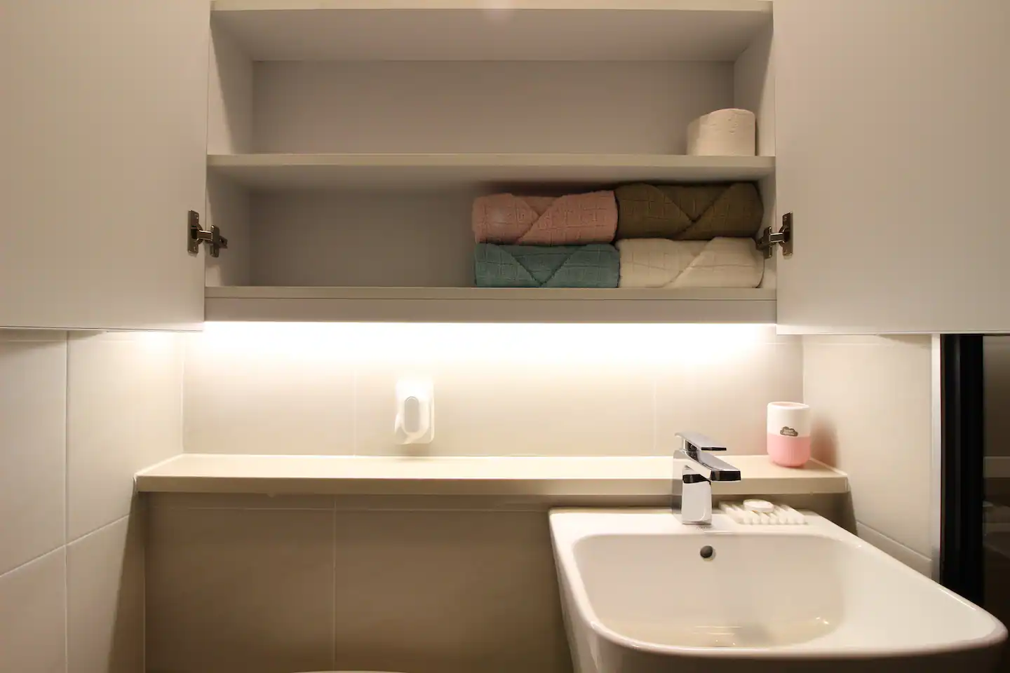 杭州女整容後被嫌老了十年 向媒體投訴上門求賠償 網民：主管整成這樣你也敢消費 