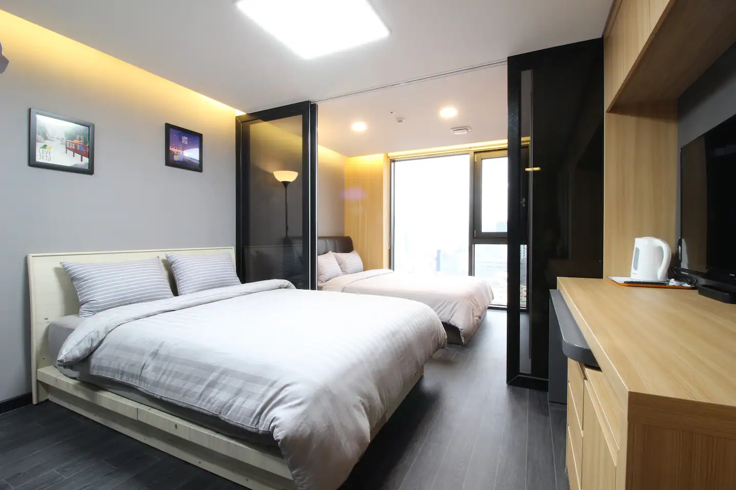 杭州女整容後被嫌老了十年 向媒體投訴上門求賠償 網民：主管整成這樣你也敢消費 