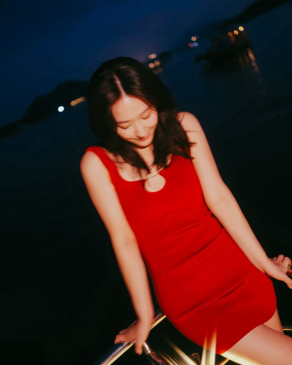 TVB花旦沖繩泳裝曬逆天長腿 玉背超吸睛!告別過往「肉肉身型」