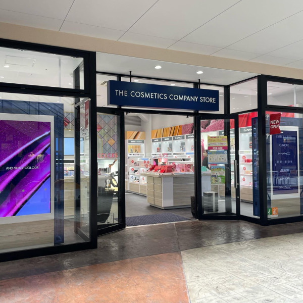 THE COSMETICS COMPANY STORE（圖片來源：Facebook@三井アウトレットパーク 滋賀竜王）