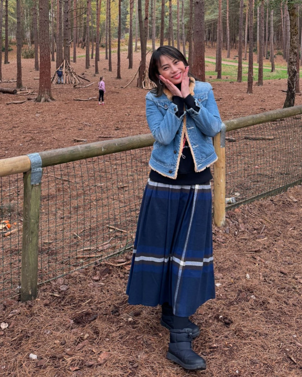 網民口岸偶遇前英皇性感女星 晒傲人白滑長腿 曾意外險死於泰國 