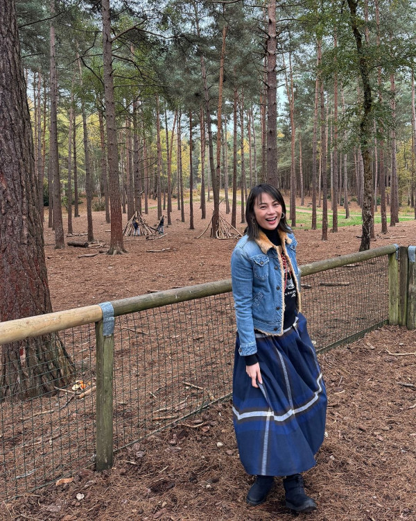 網民口岸偶遇前英皇性感女星 晒傲人白滑長腿 曾意外險死於泰國 