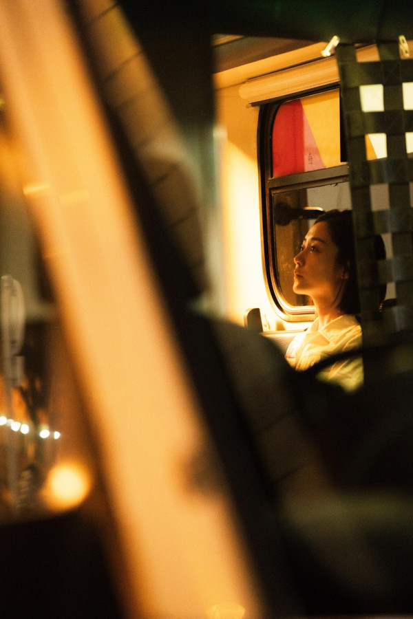 生而為人已是幸運,何必糾結生命的長短。這句話提醒我們應該放下對未知的恐懼,活在當下,珍惜現有的美好。