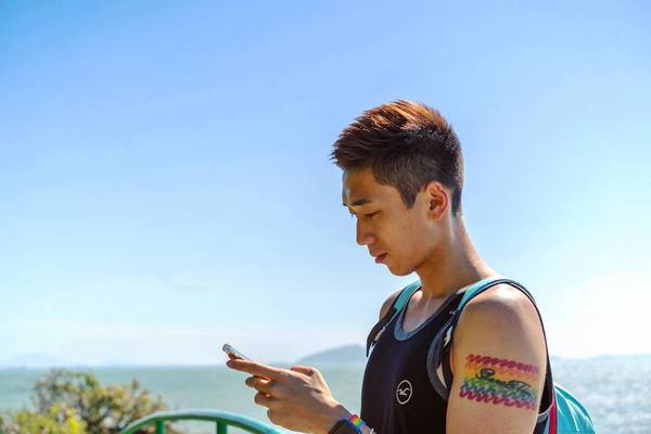 新聞主播帶一物返內地被截停安檢 遭問長問短：過關都驗屍咁驗 