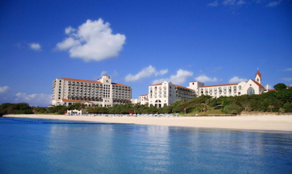 沖繩阿利比拉日航度假酒店 （圖片來源：Okura Nikko Hotel）